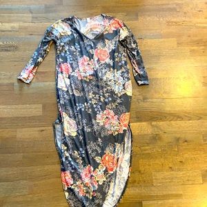 Floral maxi with pockets!